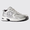 New Balance 530 Grey Matter Silver Metallic zapatilla – vista frontal 3/4