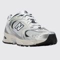 New Balance 530 Steel Grey zapatilla – vista frontal 3/4
