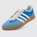 Bad Bunny x Adidas Gazelle Indoor San Juan Sneaker – Schrägansicht von vorne