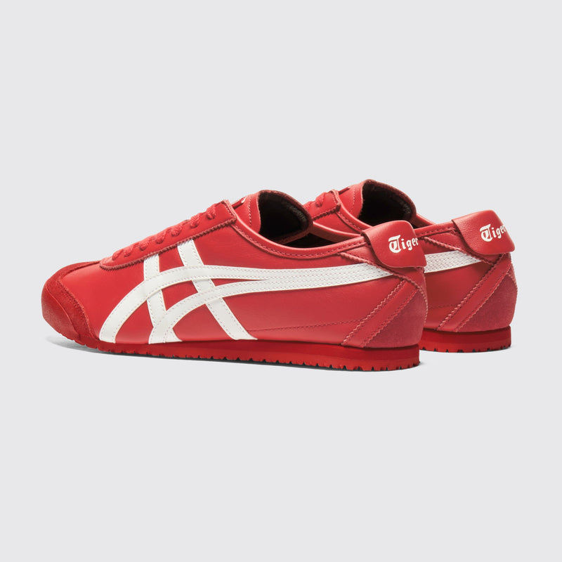 Onitsuka Tiger Mexico 66 Classic Red White Sneaker – Dreiviertel-Vorderansicht des Paares