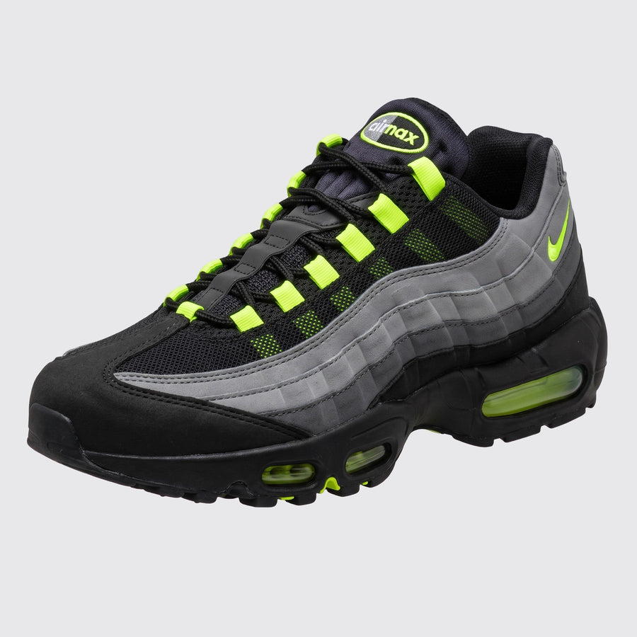 Nike Air Max 95 Black Neon sneaker – front three-quarter view