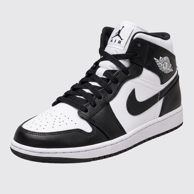 Air Jordan 1 Mid Panda Sneaker – Dreiviertel-Vorderansicht