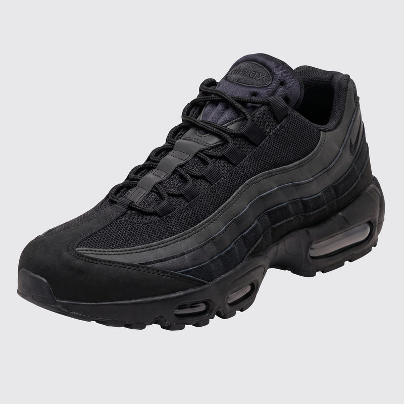 Nike Air Max 95 Essential Triple Black sneaker – front three-quarter view