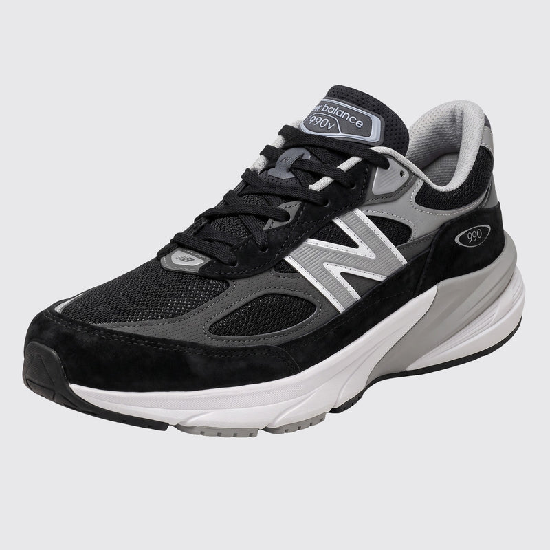 New Balance 990v6 Made in USA Black zapatilla – vista frontal 3/4