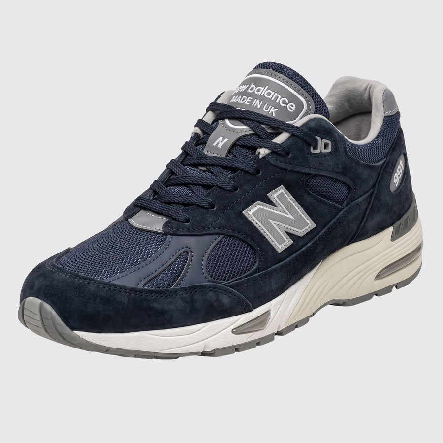 New Balance 991v2 Made in UK Dark Navy sneaker – front three-quarter view