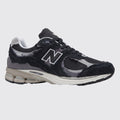 New Balance 2002R Protection Pack Black Grey Sneaker – Dreiviertel-Vorderansicht