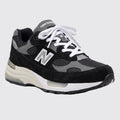 New Balance 992 Black Suede sapatilha – vista frontal 3/4