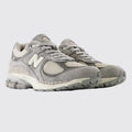 New Balance 2002R Lunar New Year Concrete zapatilla – vista frontal 3/4