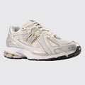 New Balance 1906R White Silver Metallic zapatilla – vista frontal 3/4
