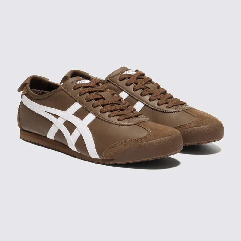 Onitsuka Tiger Mexico 66 Brown Storm White Sneaker – Dreiviertelansicht des Paares von der anderen Seite