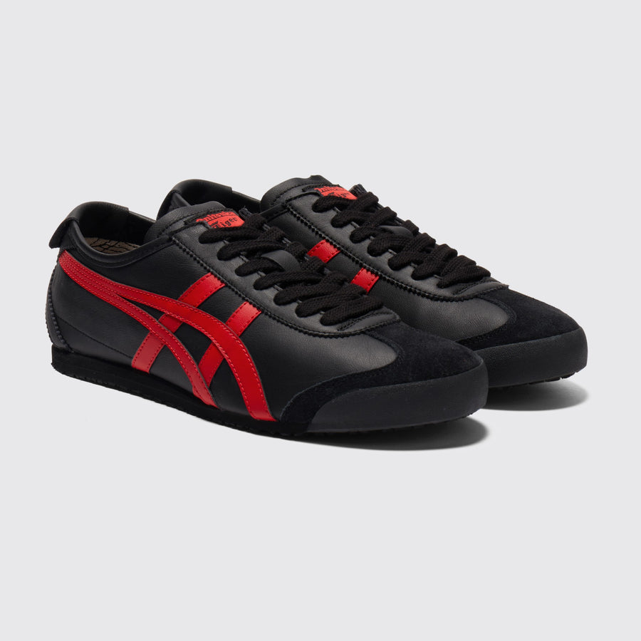 Onitsuka Tiger Mexico 66 Black Classic Red Sneaker – Dreiviertelansicht des Paares von der anderen Seite