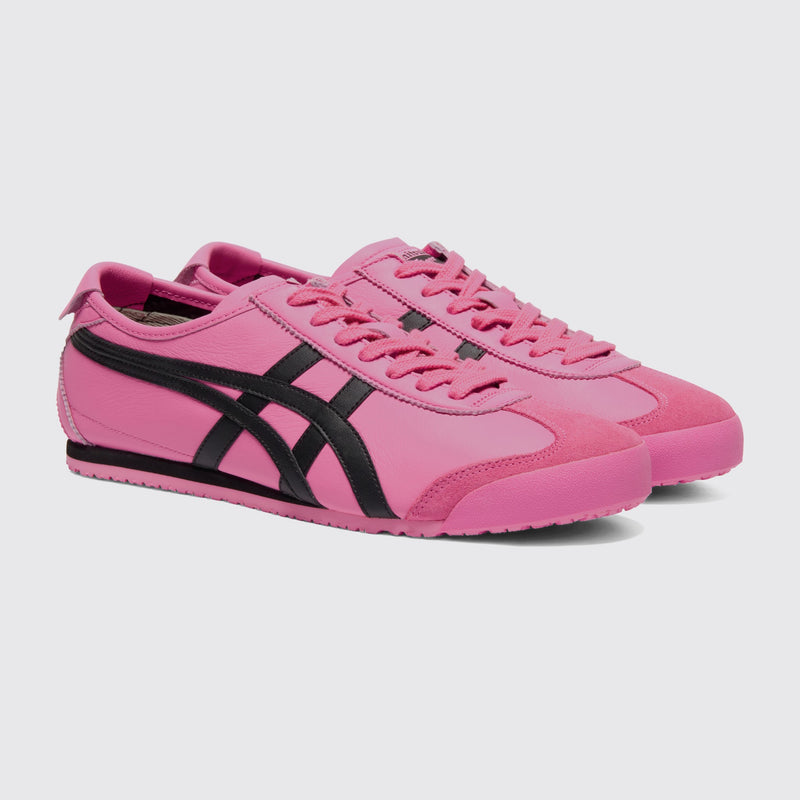 Onitsuka Tiger Mexico 66 Dragon Fruit Black Sneaker – Dreiviertelansicht des Paares von der anderen Seite