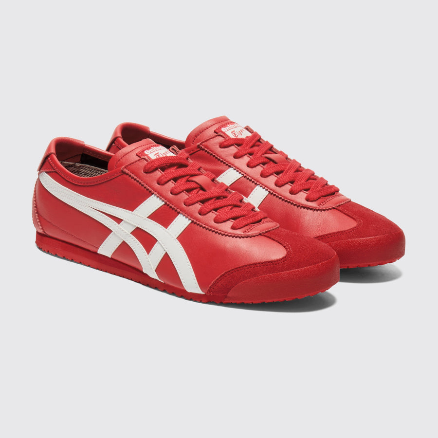 Onitsuka Tiger Mexico 66 Classic Red White Sneaker – Dreiviertelansicht des Paares von der anderen Seite