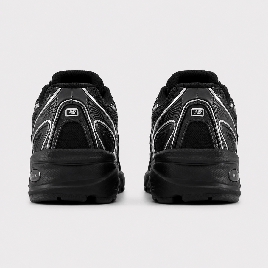 New Balance 740 Black Silver